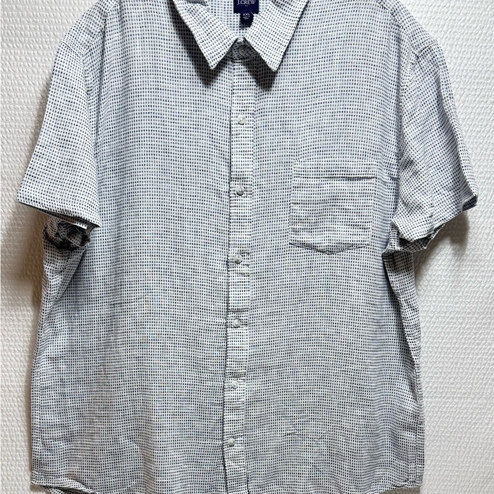 J. Crew Men’s Short-Sleeve Button-Up Shirt in White/Navy